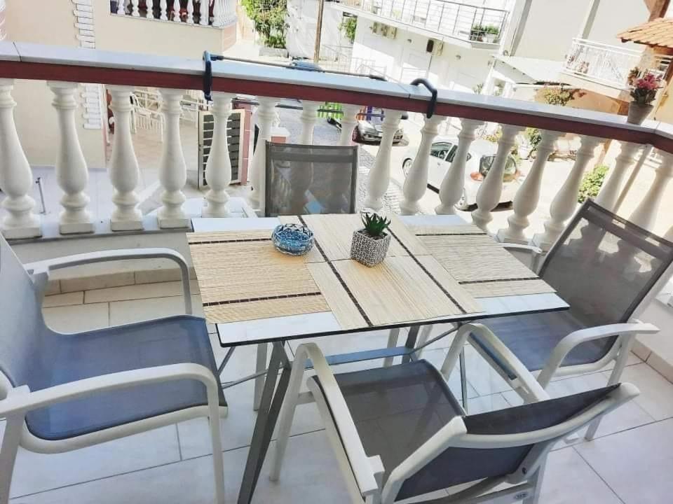 Petros House Aparthotel ซาร์ตี ภายนอก รูปภาพ