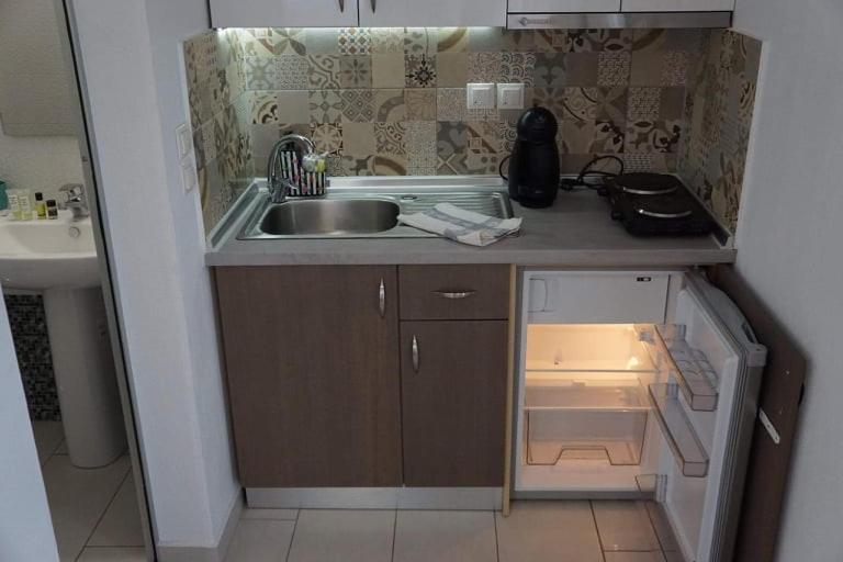 Petros House Aparthotel ซาร์ตี ภายนอก รูปภาพ